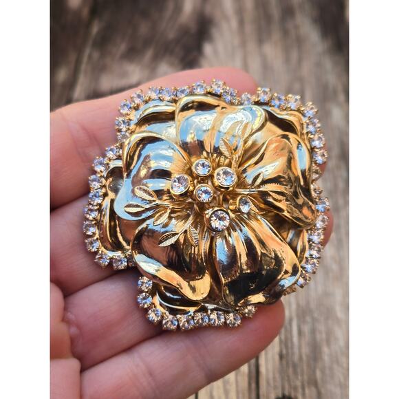 Gold Tone & Swarovski Crystal Marina Fossati Flower Brooch Made in Italy - Picture 5 of 7